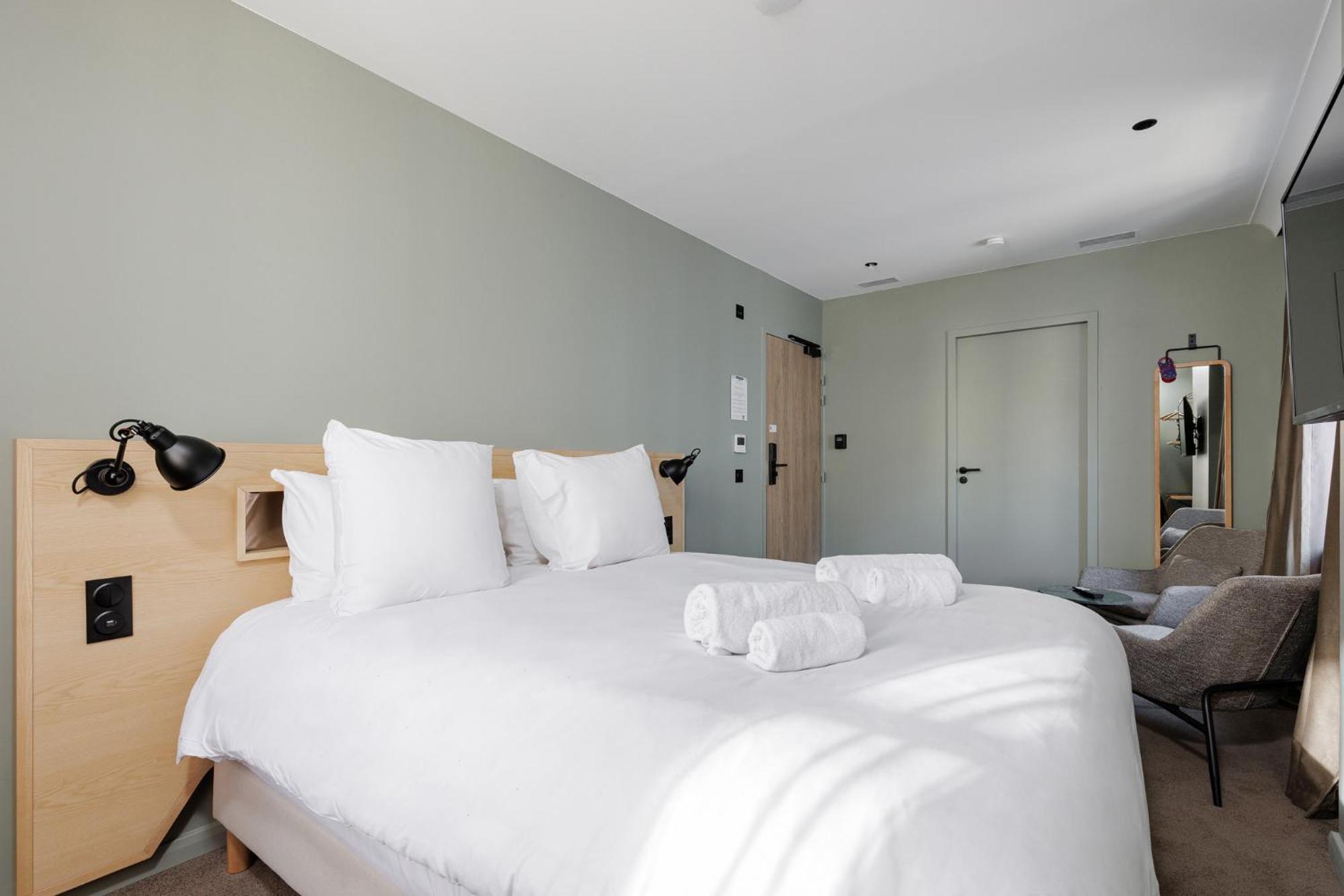 Hotel Des Sept - Entree Autonome, Reception En Ligne - Encore Mieux Orleans Ngoại thất bức ảnh